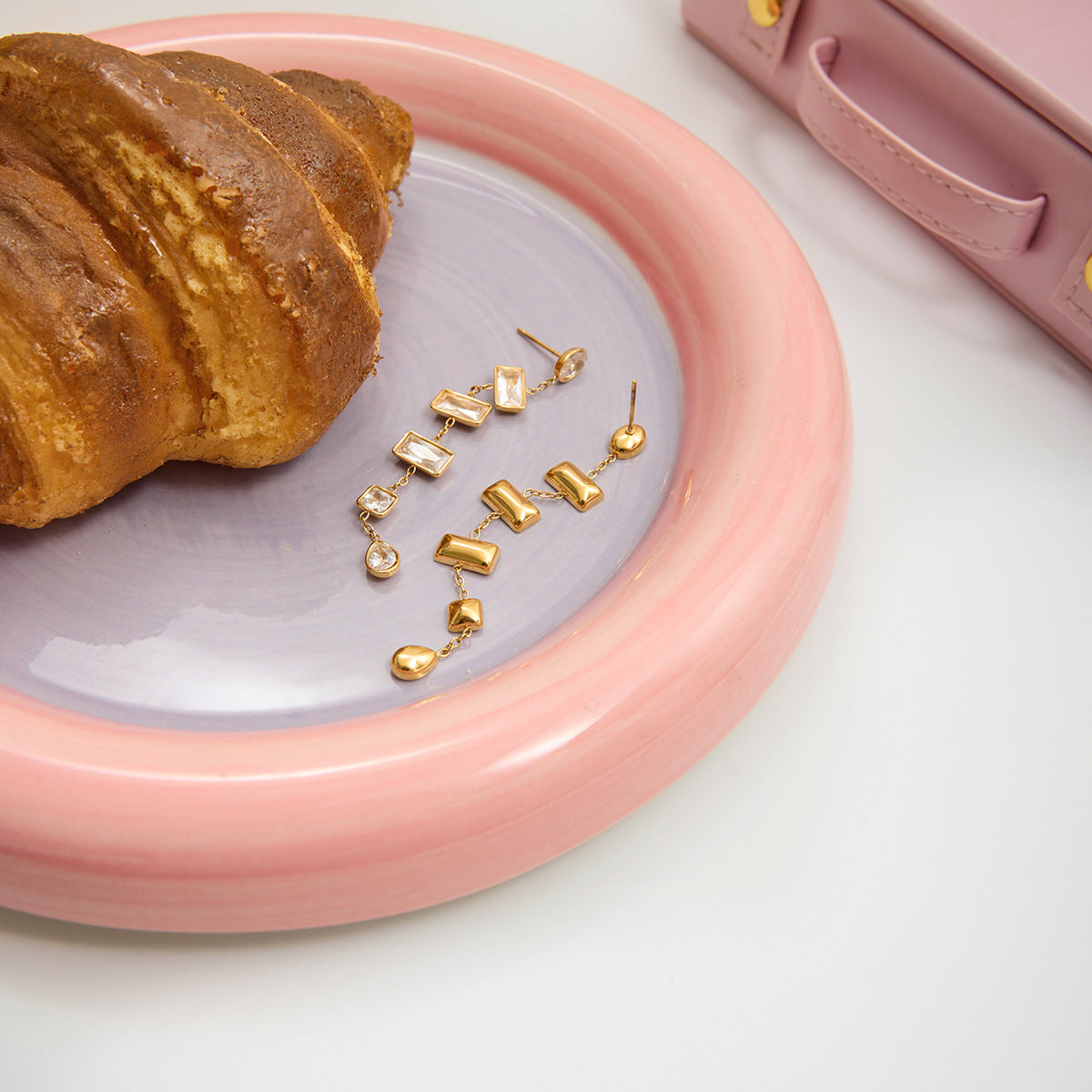 B廠 歐美款 PENELOPE 鈦鋼鍍18K金耳環 批發 折扣@洽客服 25.11.W2 「JDE0107022」