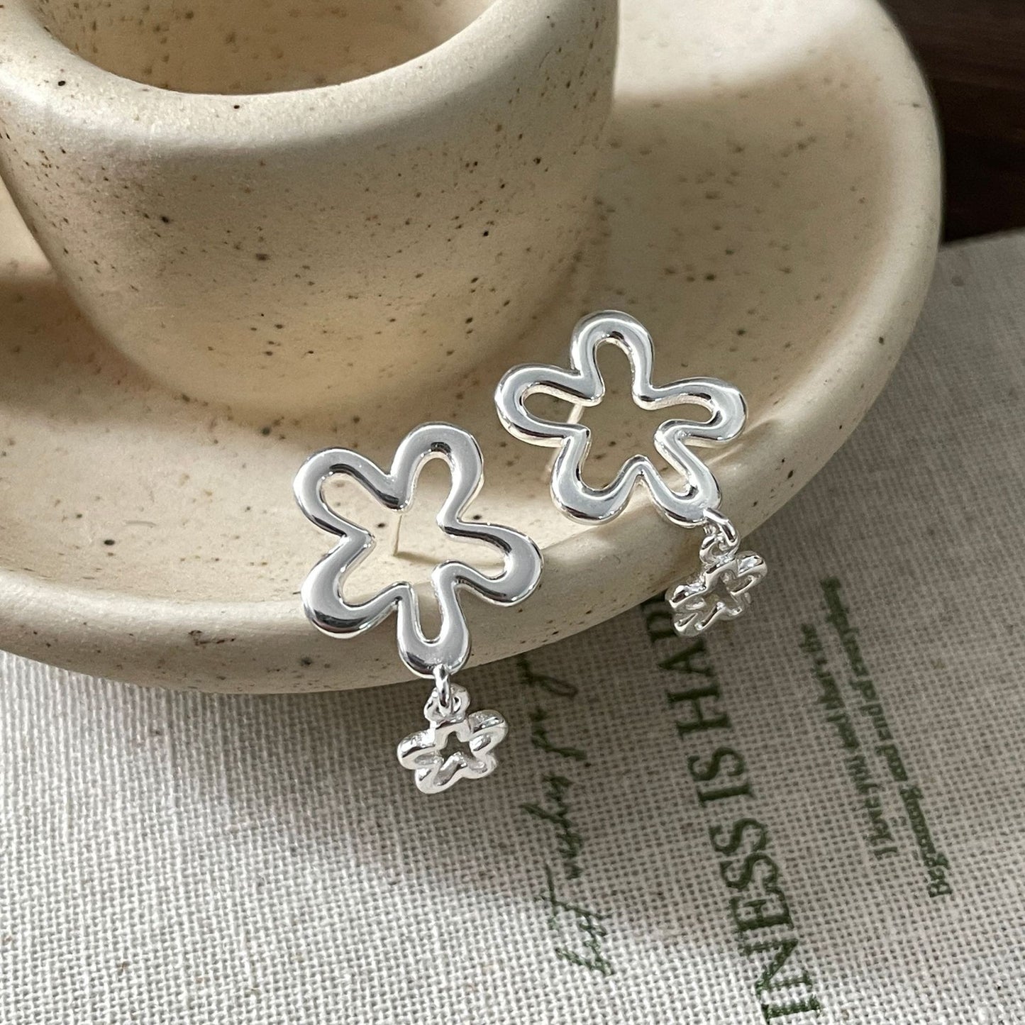 C2廠 韓系限量款鏤空花朵S925純銀耳環批發 折扣@洽客服 26.03.W3「XSE2406」