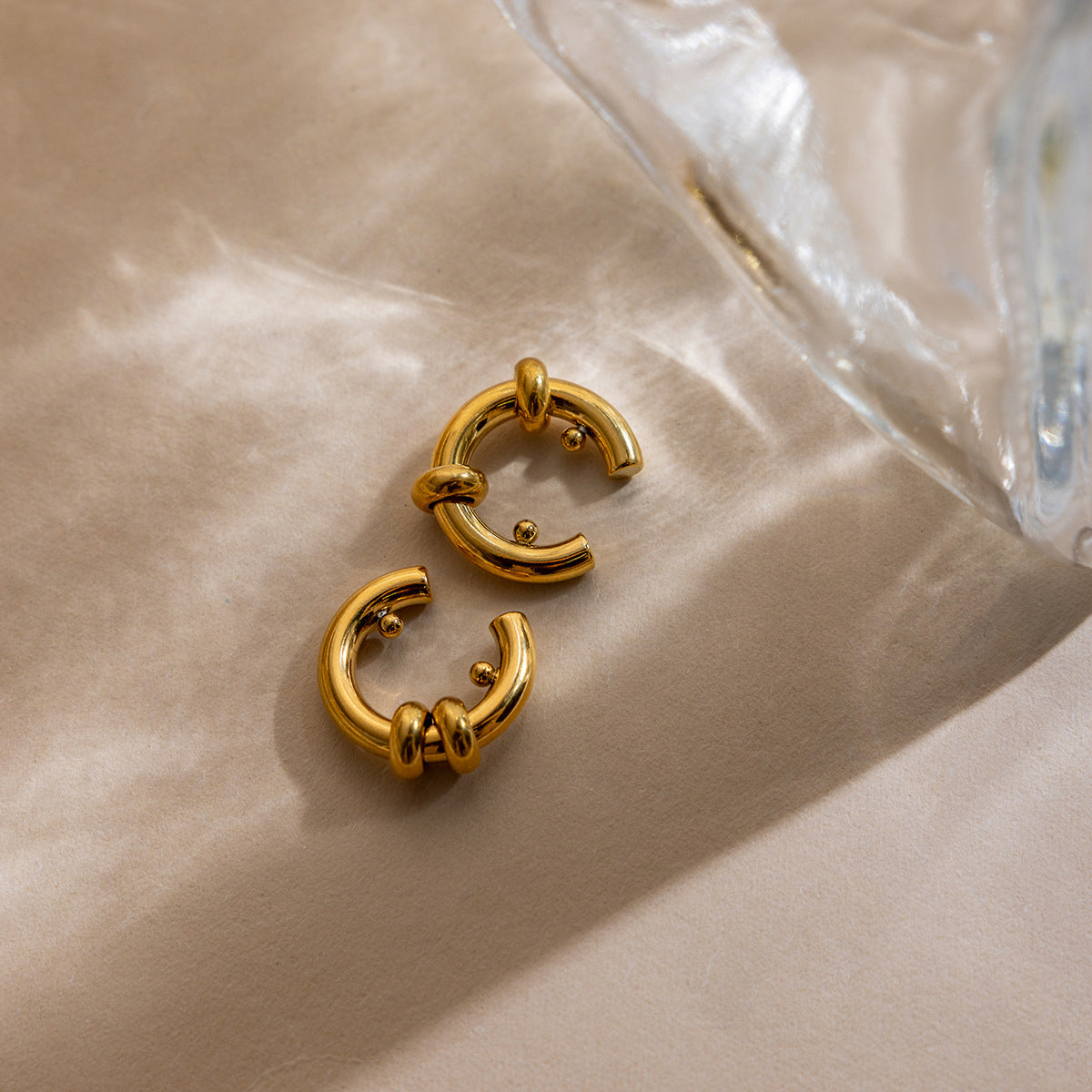 B廠 鈦鋼鍍18K金｜ 極簡高級C型耳夾 批發 折扣@洽客服 26.01.W2「JDE0311116」