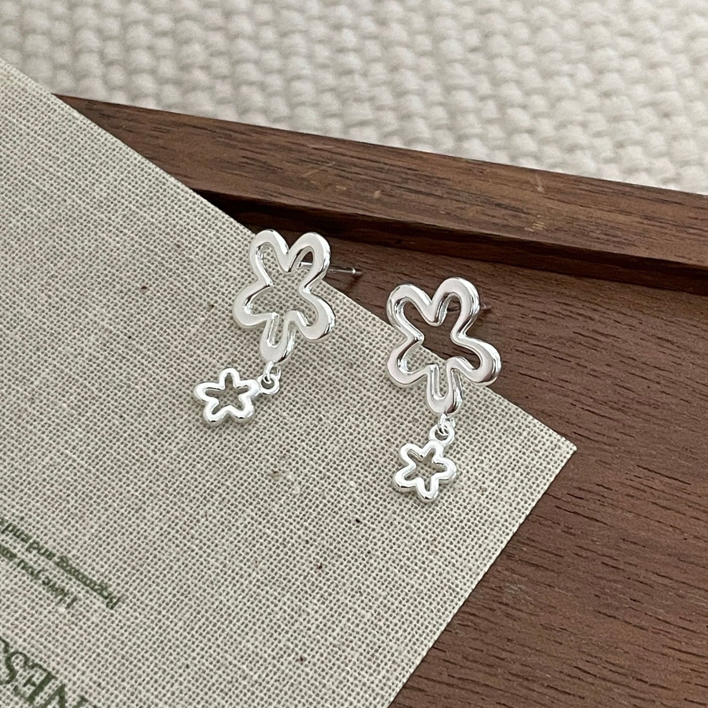 C2廠 韓系限量款鏤空花朵S925純銀耳環批發 折扣@洽客服 26.03.W3「XSE2406」