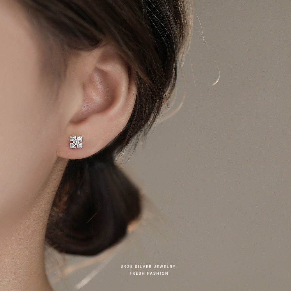 C廠 韓國韓版四方鋯小花S925純銀耳環 批發 折扣@洽客服 25.11.26「E5811」