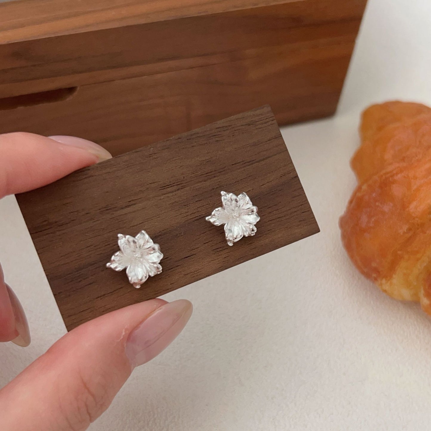 C3廠 韓版重工極簡山茶花S925純銀耳環 批發 折扣@洽客服 25/11.W4「HES419」