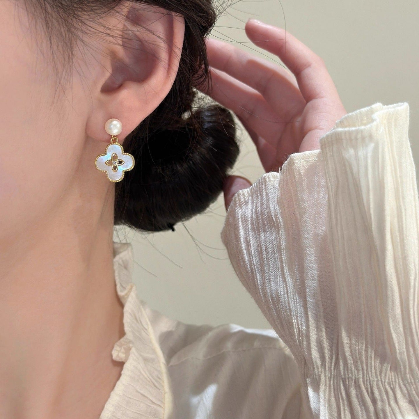 A2廠 韓國韓版鋯石花朵珍珠銅電鍍14K真金銀針耳環 批發 折扣@洽客服 25.12.W4「HE25840-1」