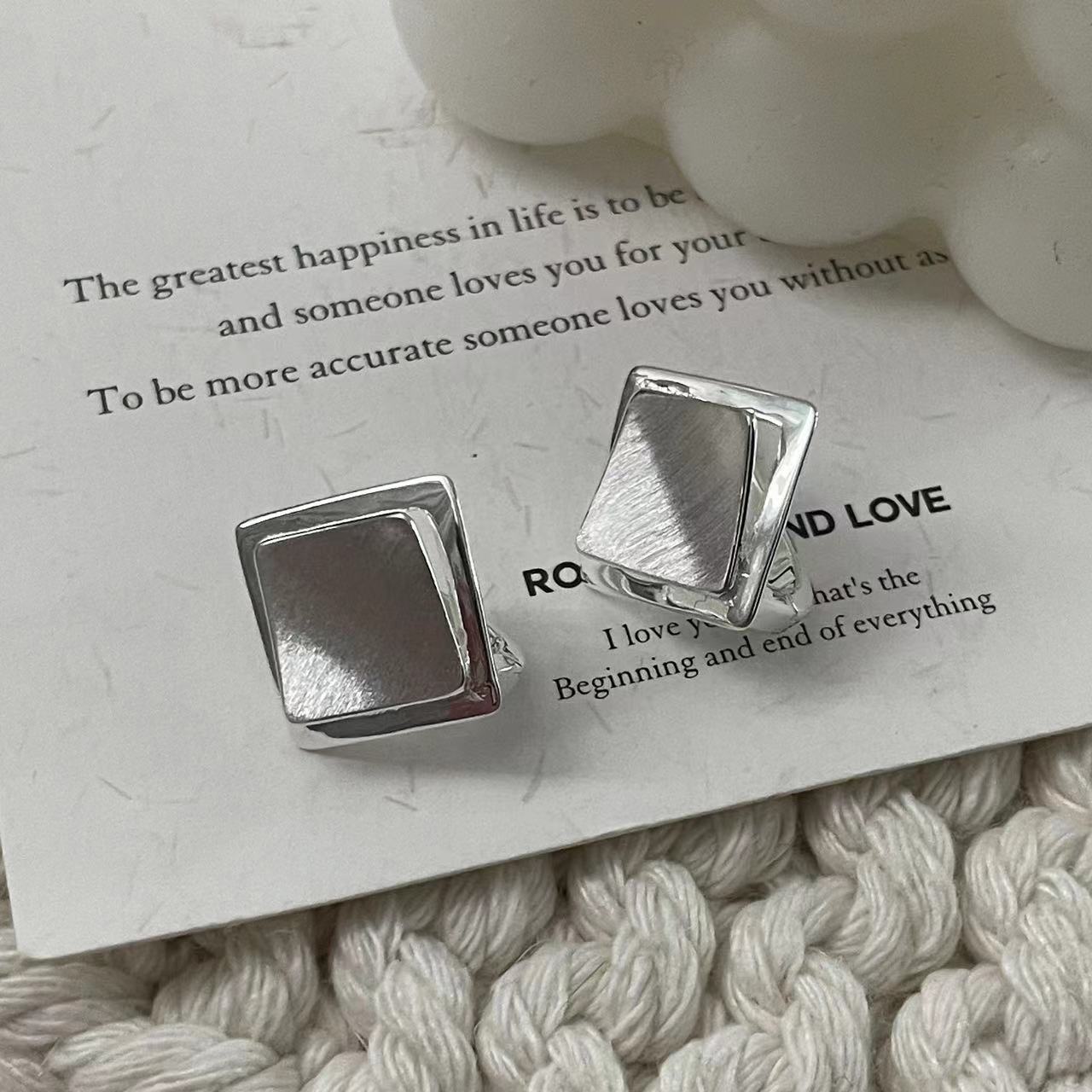 C2廠 韓國韓版拉絲菱形S925純銀耳環 批發 折扣@洽客服 25.11.W1「SE2511」