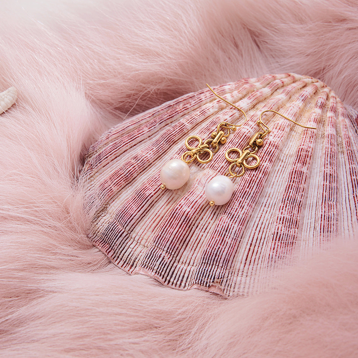 B廠 歐美款 JOSEPHINE 淡水珍珠 鈦鋼鍍18K金耳環 批發 折扣@洽客服 25.10.W5「JDE0307029」