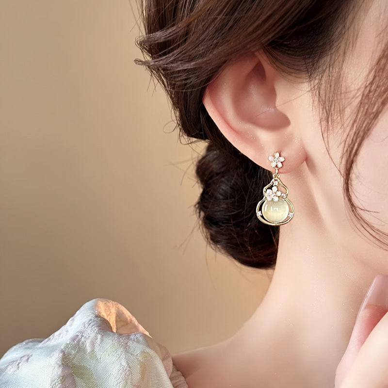 A2廠 韓國韓版鑲鑽樹脂花朵葫蘆銀針耳環批發 折扣@洽客服 26.04.W4「HE32376」