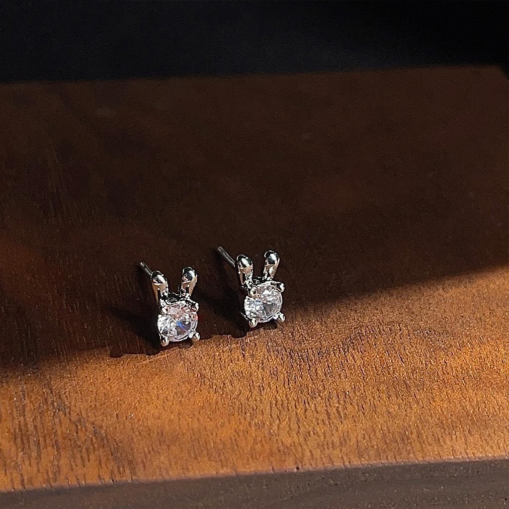 A廠 韓系鋯石小兔子環保銅銀針耳環批發 折扣@洽客服 26.03.10「B-425」