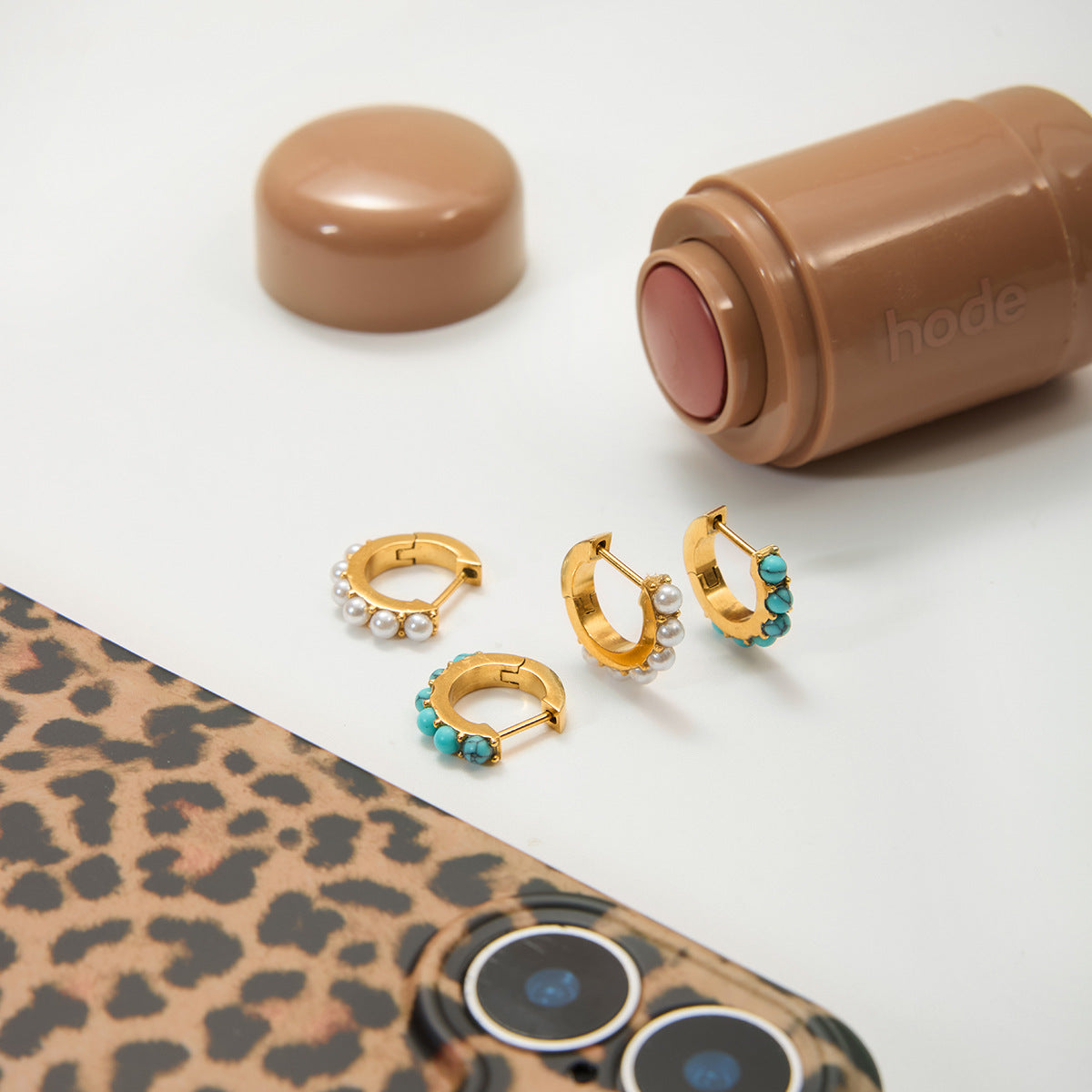 B廠 歐美款 PLENIO 玻璃珍珠U型 鈦鋼鍍18K金耳環 批發 折扣@洽客服 25.10.W5「JDE0307071」