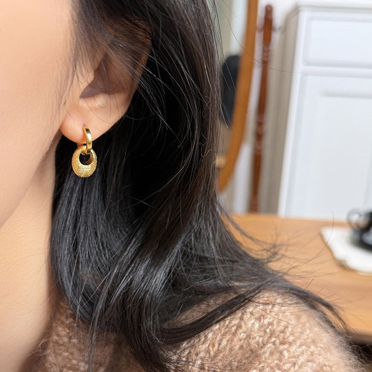 A2廠 鈦鋼｜韓國韓版金屬褶皺橢圓形銀針耳環 批發 折扣@洽客服 26.01.W4「HE30431」