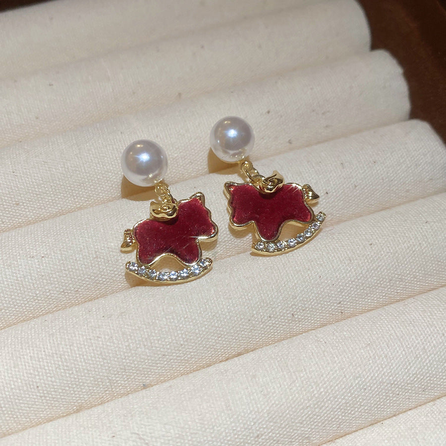 A2廠 韓國韓版鑲鑽植絨小馬珍珠銀針耳環 批發 折扣@洽客服 25.12.W2「HE29319」