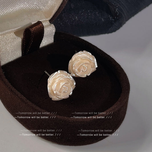 A廠 日韓復古白玫瑰樹脂花朵銀針耳環「C-934」24.05.W4 批發折扣@洽客服