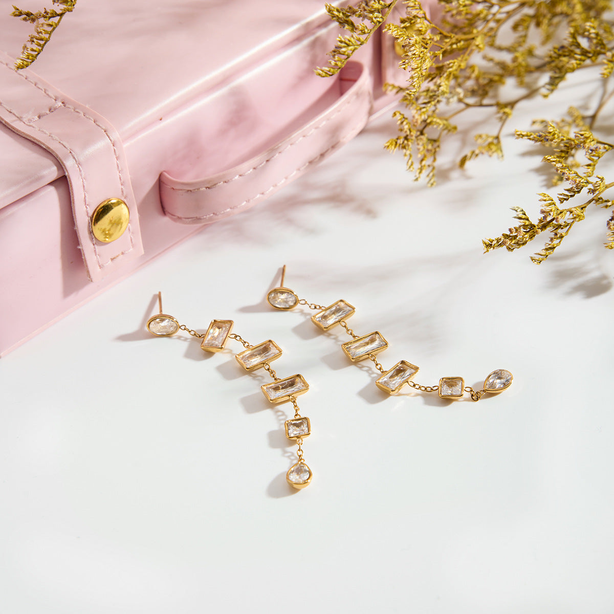 B廠 歐美款 PENELOPE 鈦鋼鍍18K金耳環 批發 折扣@洽客服 25.11.W2 「JDE0107022」