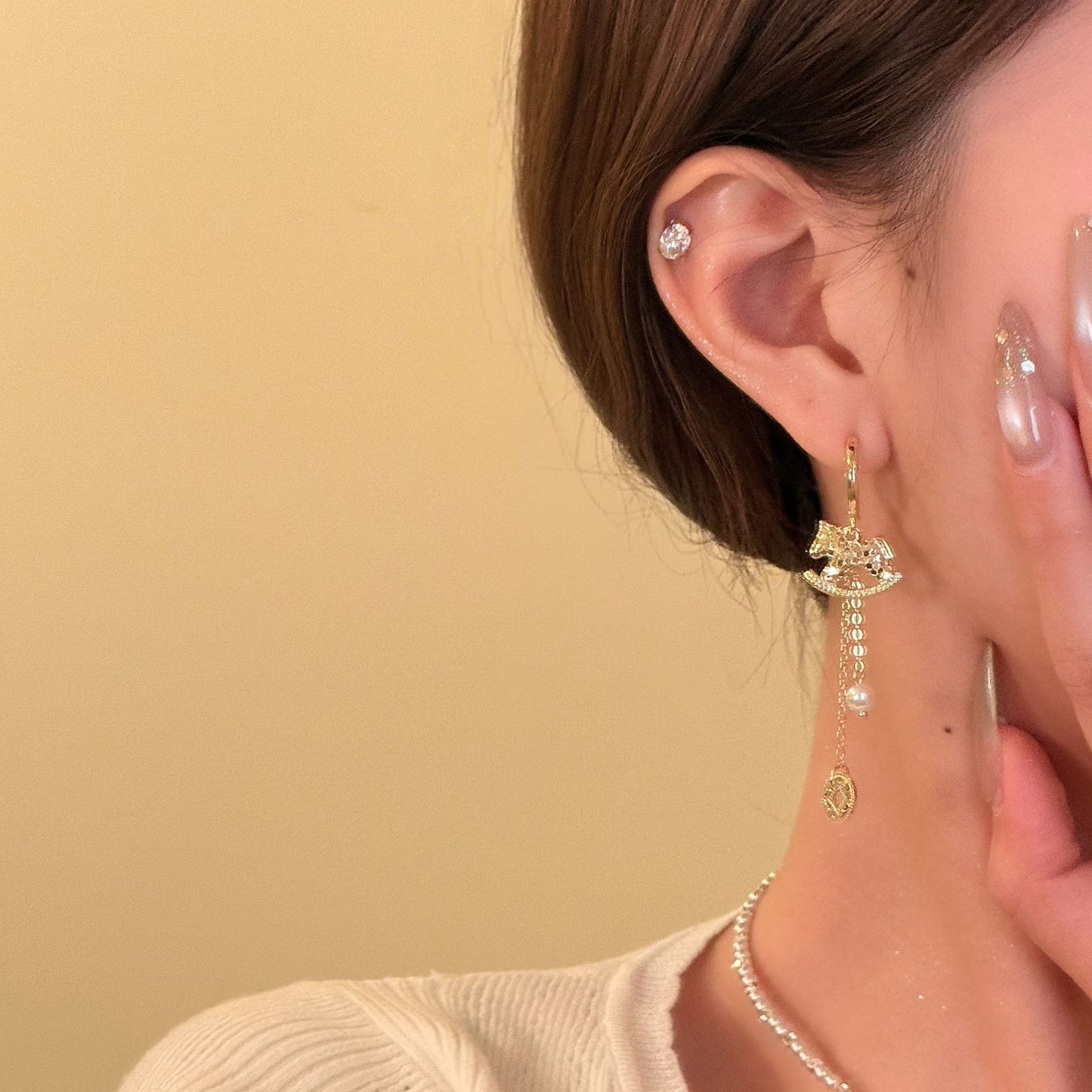 A2廠 韓國韓版小馬銅錢流蘇珍珠耳環  批發 折扣@洽客服 26.01.W1「HE29691」