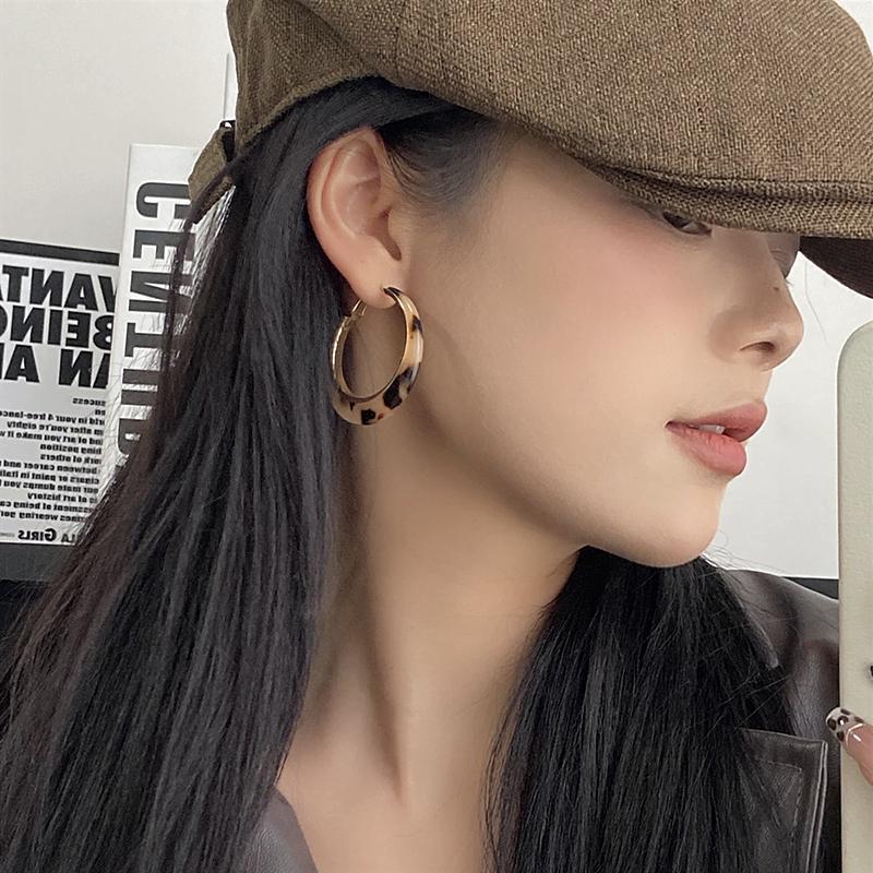 A2廠 韓國韓版豹紋樹脂耳圈 批發 折扣@洽客服 25.11.W3「HE22567」