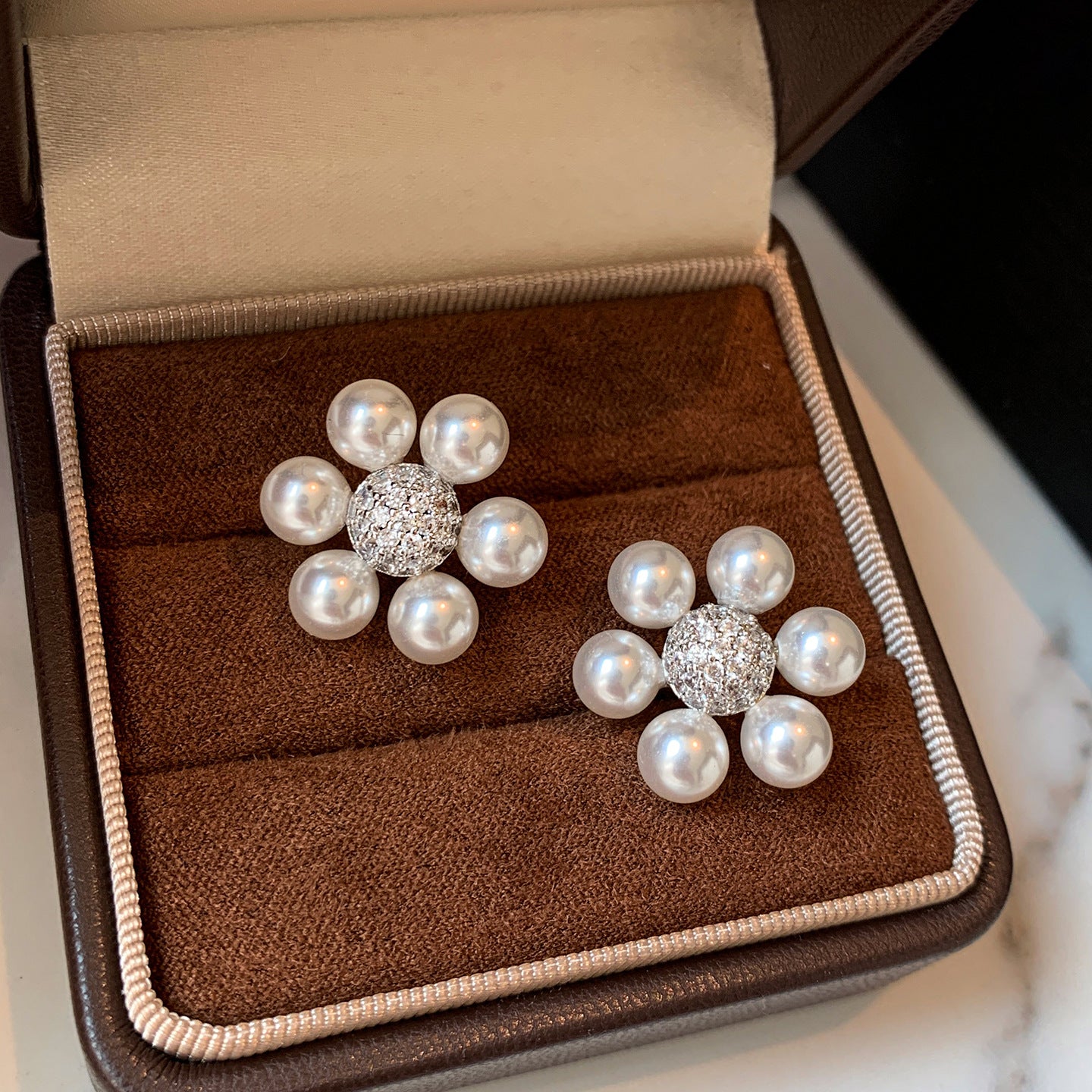 A2廠 韓國韓版鋯石花朵珍珠銀針耳環 批發 折扣@洽客服 25.11.W2「WE5076」