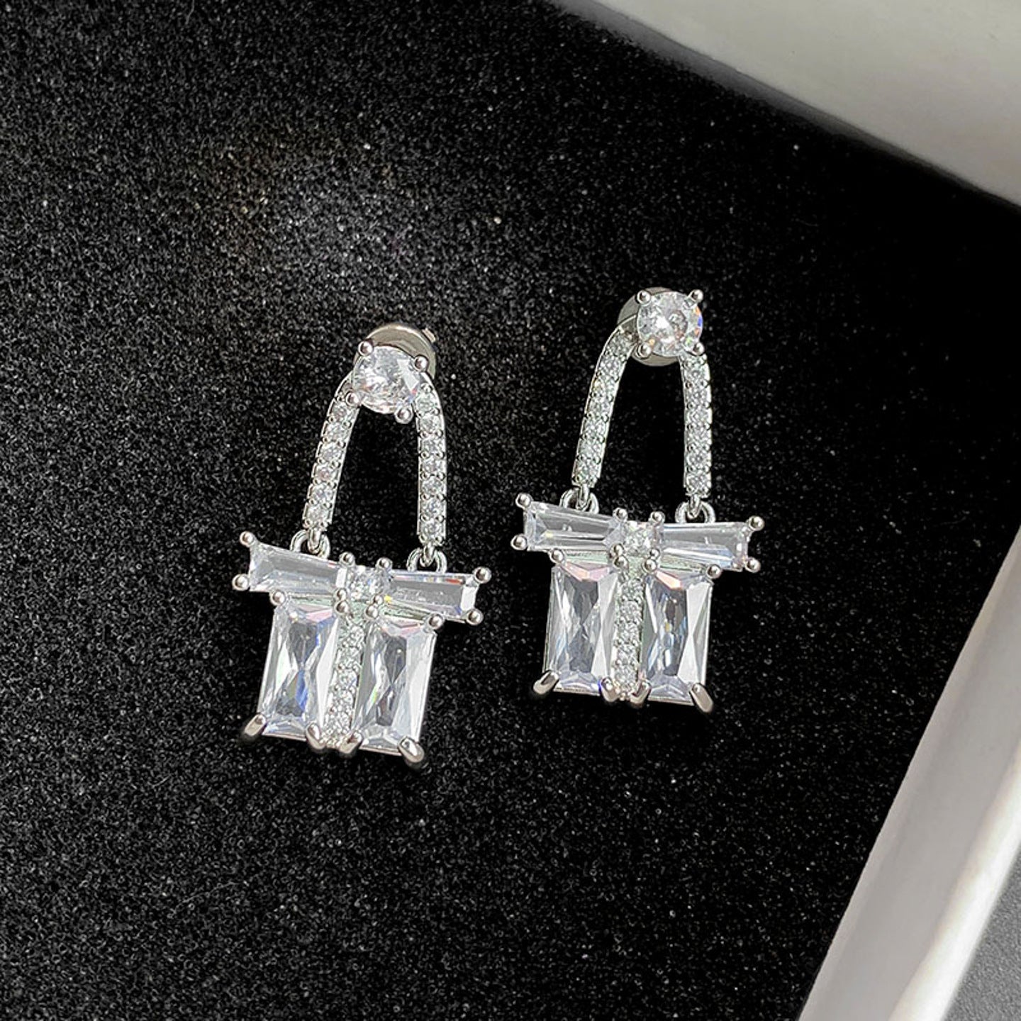 A2廠 韓國韓版小禮物鋯石銀針耳環 批發 折扣@洽客服 25.08.W5「WE3845」