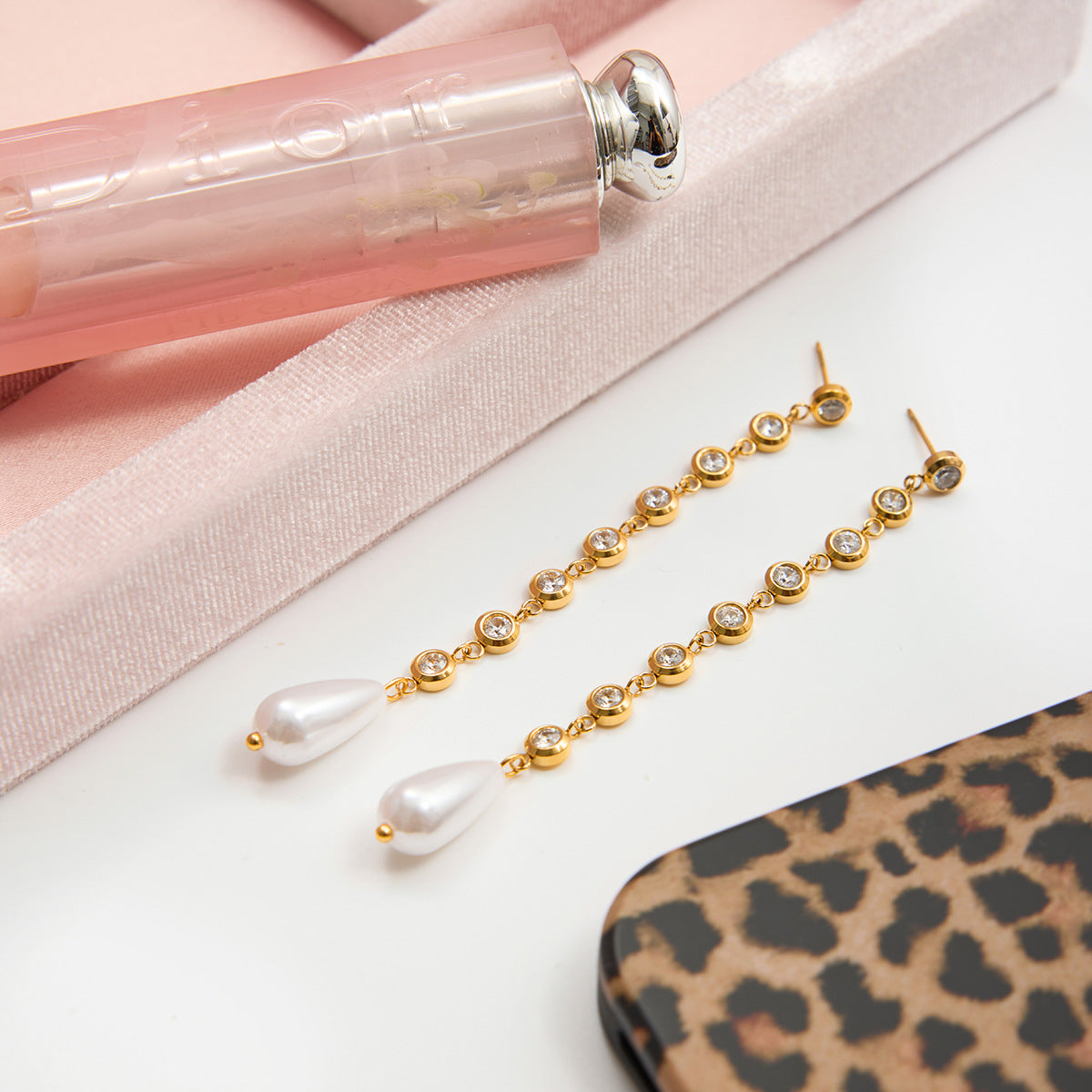 B廠 歐美款 EMMA 亞克力珍珠鈦鋼鍍18K金耳環 批發 折扣@洽客服 25.11.W2 「JDE0207041」