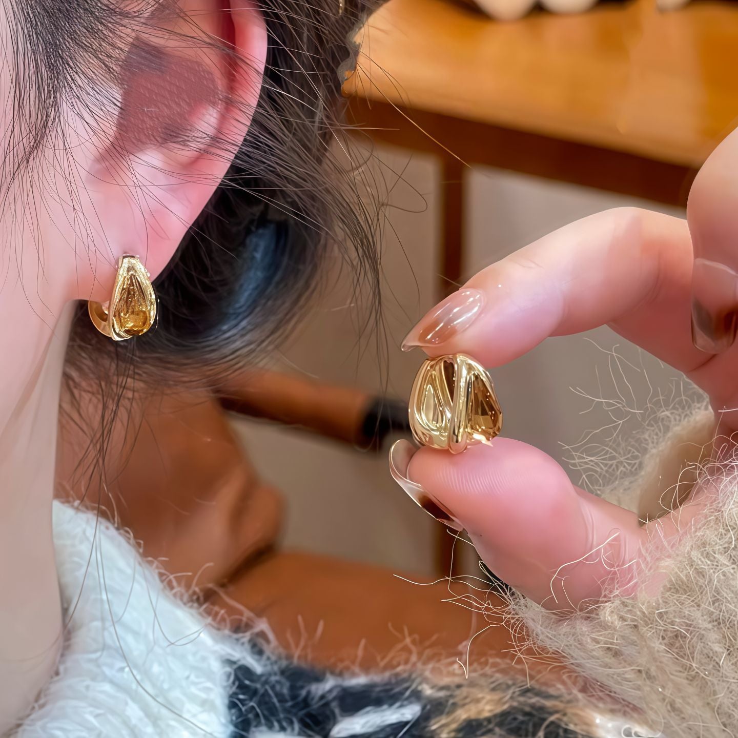 A2廠 韓國韓版復古鑲鑽水滴鏤空吊墜銀針耳環 批發 折扣@洽客服 26.03.W1「HE30802」