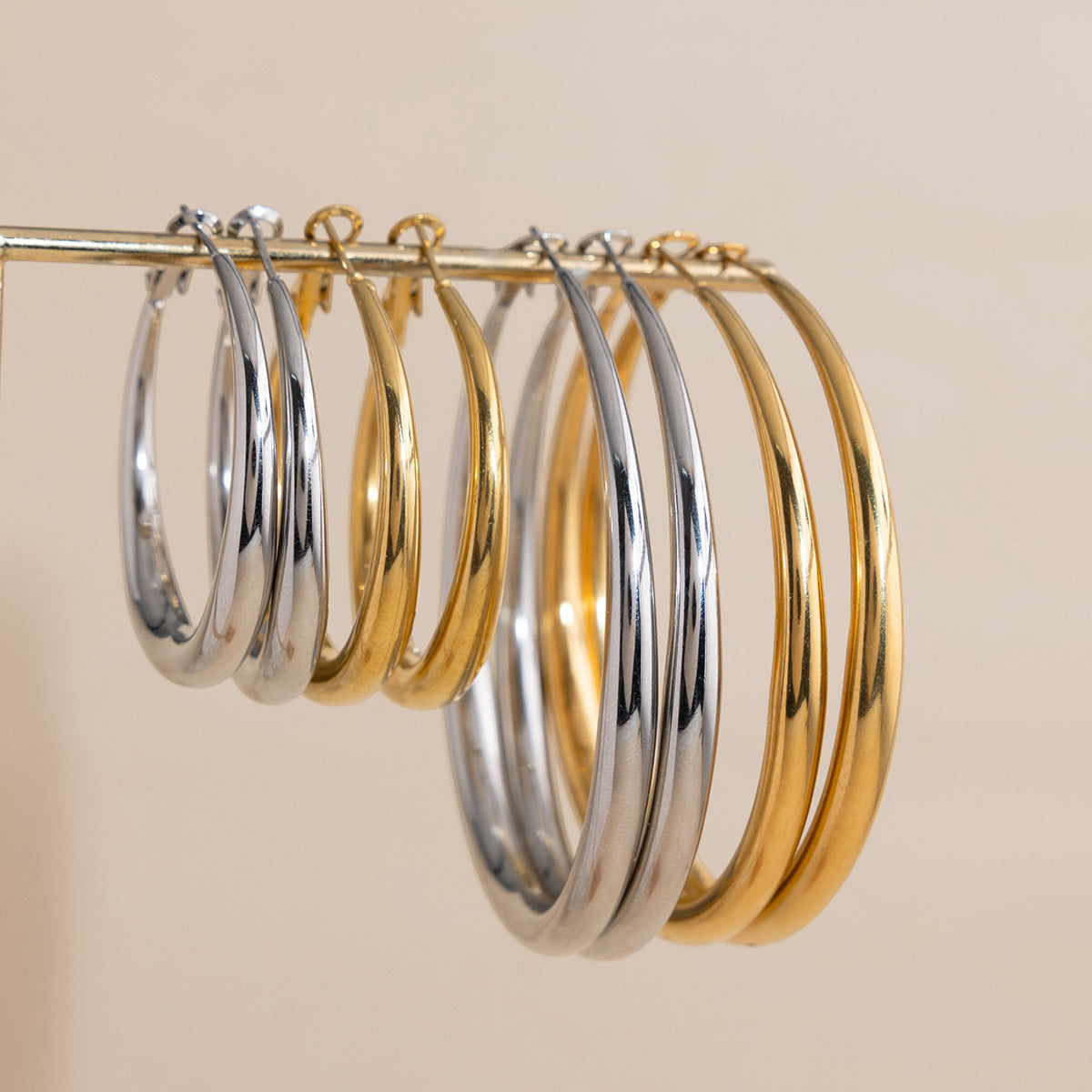 B廠 歐美款經典時尚圈鈦鋼鍍18K金耳環批發 折扣@洽客服 26.03.W2「JDE0305019-S-40 」