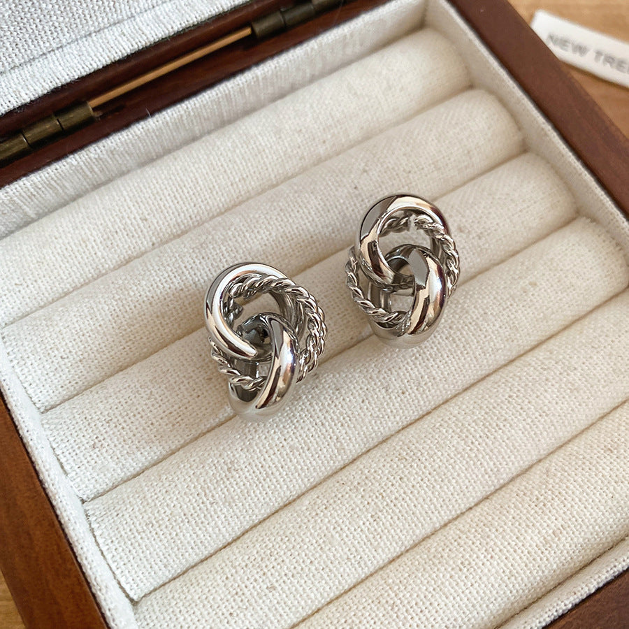 A2廠 韓國韓版金屬圓纏繞銀針耳環批發 折扣@洽客服 26.04.W4「HE31476」