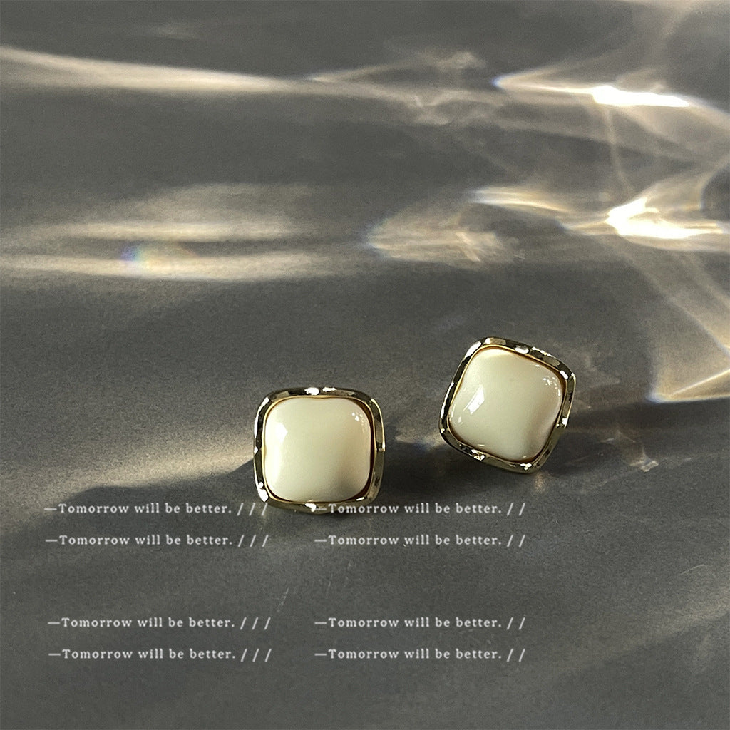 A廠 日韓款 全新莫蘭迪色奶白方形銀針耳環 批發 折扣@洽客服 25.11.W2「561」