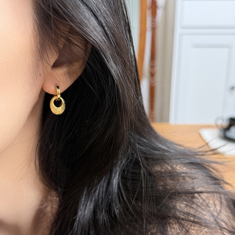 A2廠 鈦鋼｜韓國韓版金屬褶皺橢圓形銀針耳環 批發 折扣@洽客服 26.01.W4「HE30431」