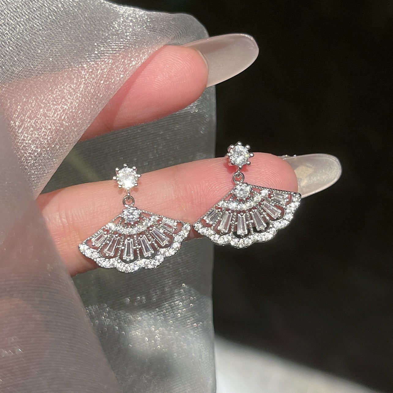 A2廠 韓國韓版鋯石扇形吊墜銀針耳環 批發 折扣@洽客服 26.02.W3「HE30643」