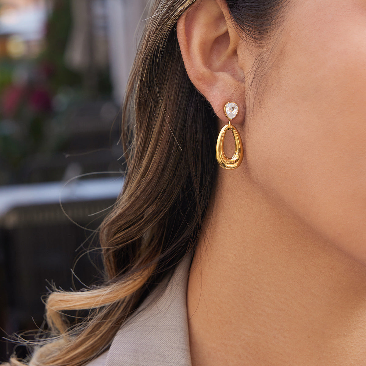 B廠 鈦鋼鍍18K金｜ 水滴形鏤空鋯石耳環 批發 折扣@洽客服 26.01.W2「JDE0311119」