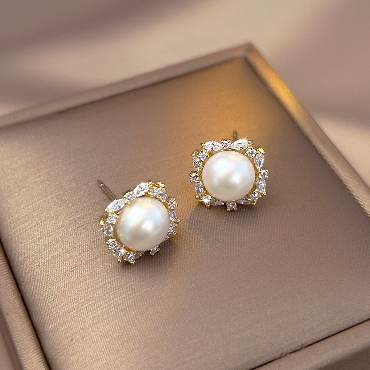 A2廠 鈦鋼｜韓國韓版圓形鋯石珍珠電鍍14K真金銀針耳環 批發 折扣@洽客服 26.01.W4「WE5988-1」