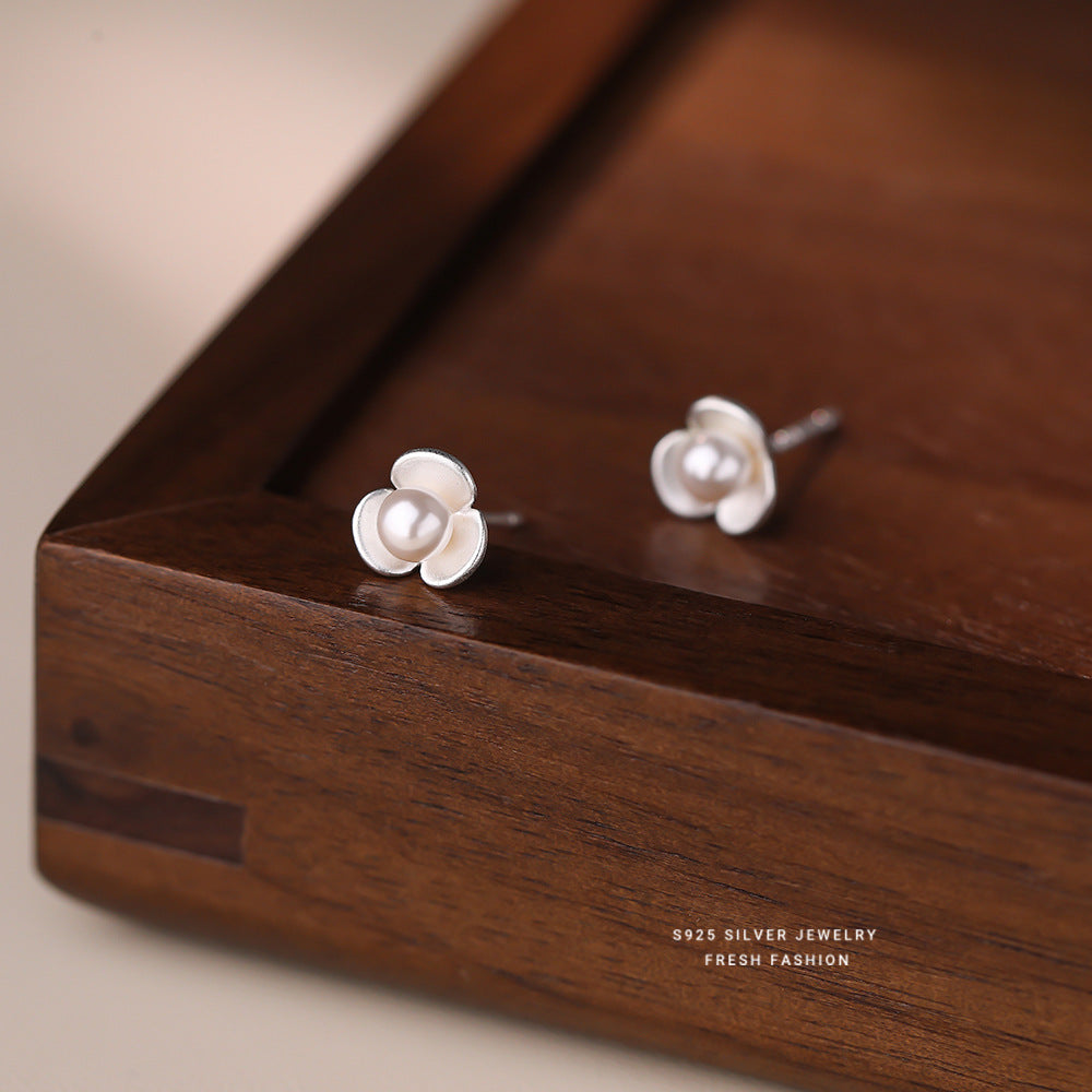 C廠 韓國韓版三瓣花珍珠S925純銀耳環 批發 折扣@洽客服 26.01.W1「E6034」