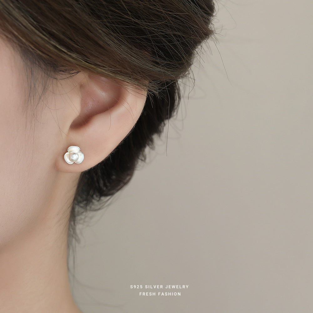 C廠 韓國韓版三瓣花珍珠S925純銀耳環 批發 折扣@洽客服 26.01.W1「E6034」