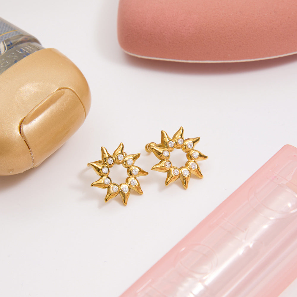 B廠 歐美款 水鑽太陽耳夾 鈦鋼鍍18K金耳環 批發 折扣@洽客服 25.10.W5「JDE0306052」