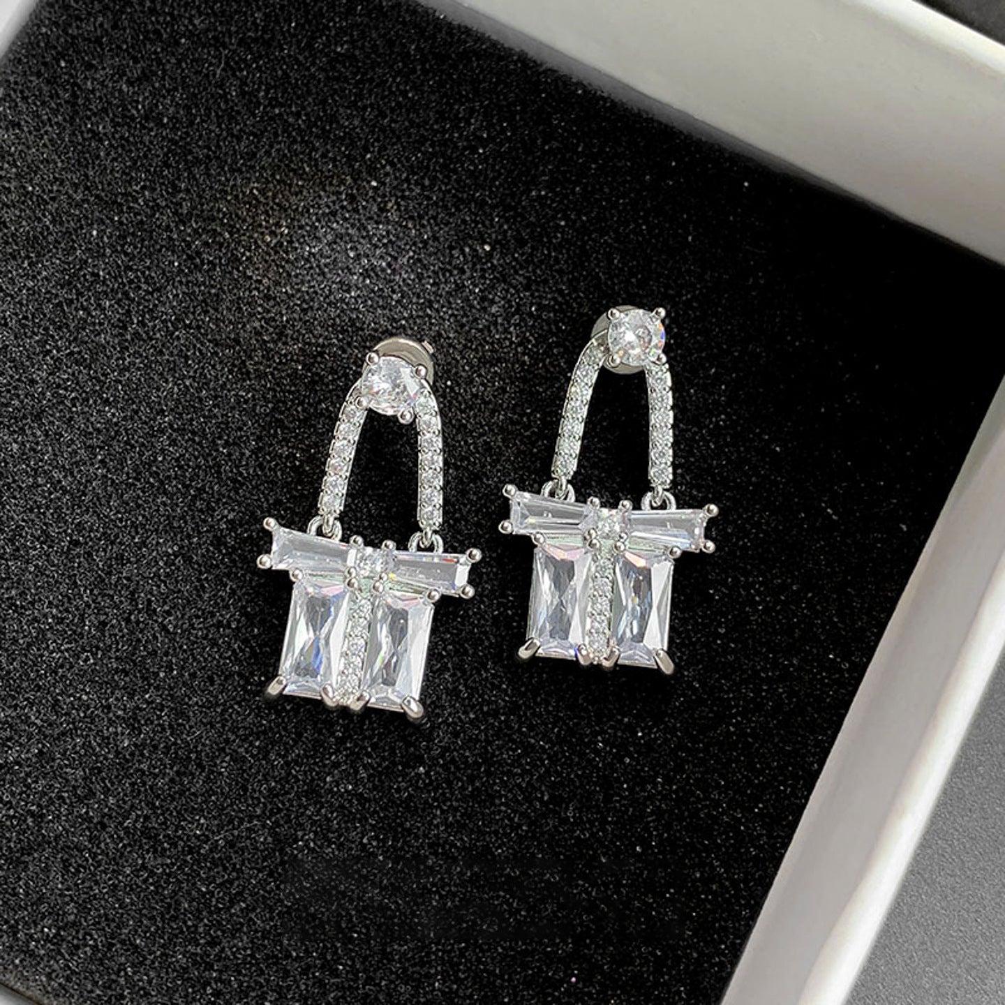 A2廠 韓國韓版小禮物鋯石銀針耳環 批發 折扣@洽客服 25.08.W5「WE3845」