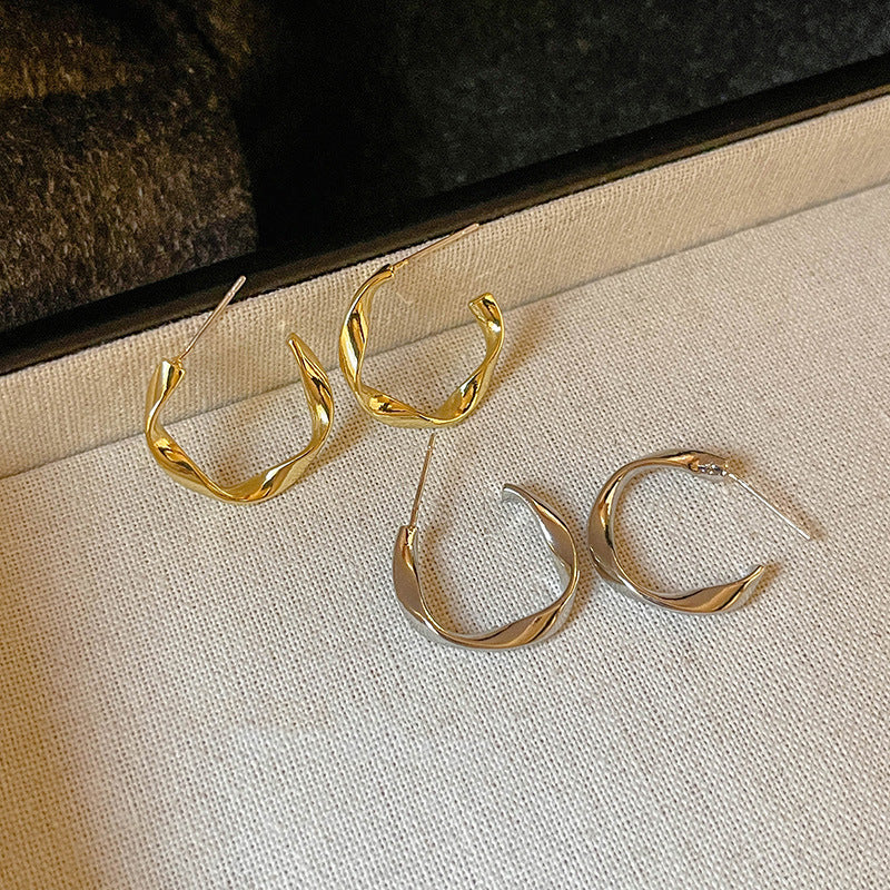 A2廠 韓國韓版扭曲圓形金屬銀針耳環 批發 折扣@洽客服 25.11.W3「HE29383」