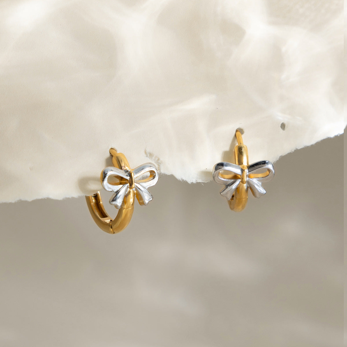 B廠 歐美款LYDIA 拼色鈦鋼鍍18K金耳環 批發 折扣@洽客服 25.12.W3 「JDE0210002-PS」