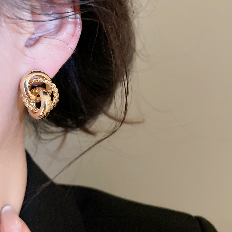 A2廠 韓國韓版金屬圓纏繞銀針耳環批發 折扣@洽客服 26.04.W4「HE31476」