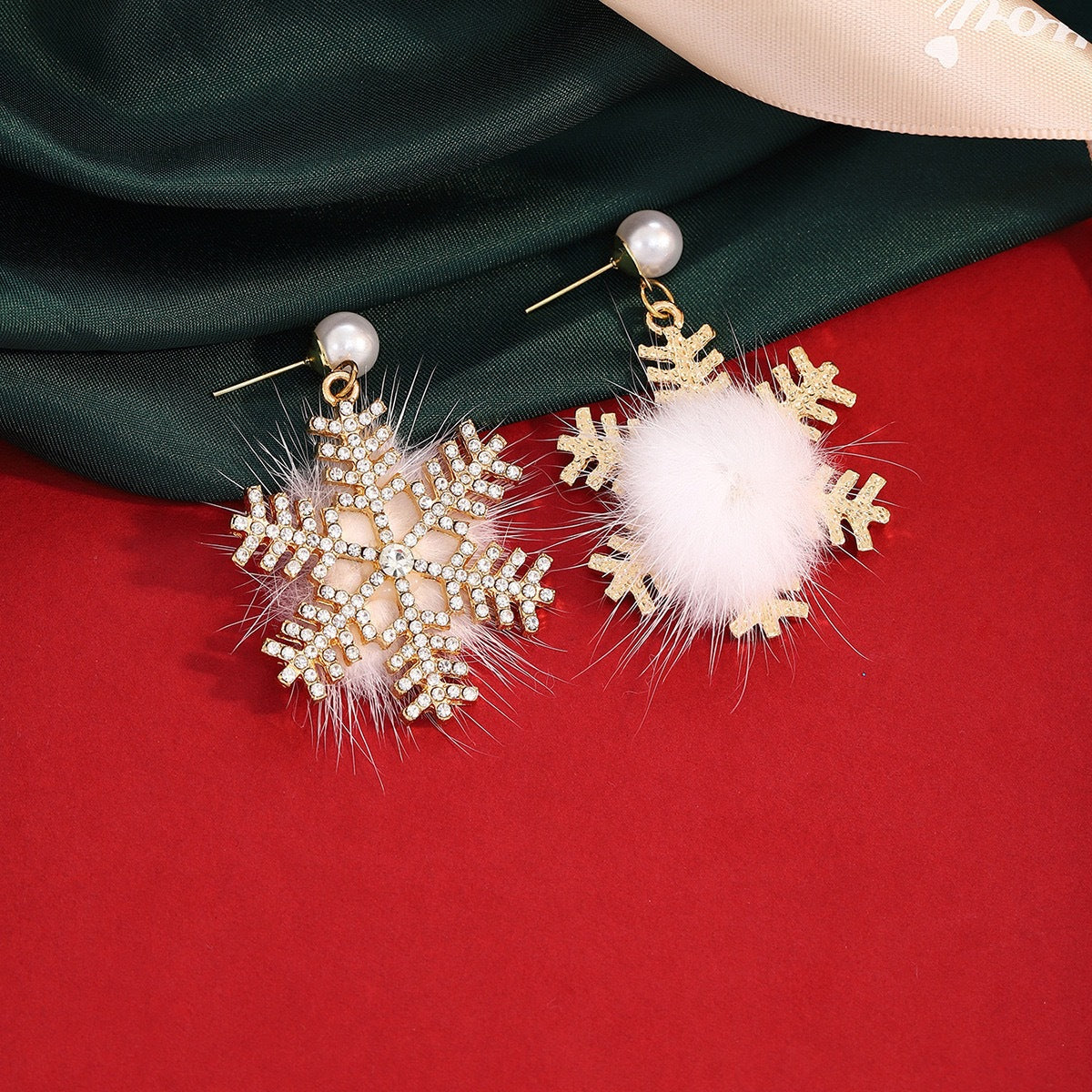 A2廠 韓國韓版聖誕節鑲鑽雪花毛球銀針耳環 批發 折扣@洽客服 25.12.W1「HE18037-1」