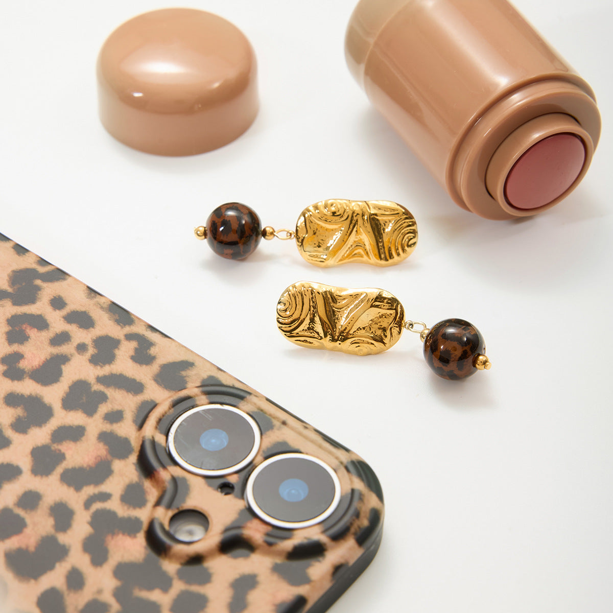 B廠 歐美款 OLIVIA 豹紋樹脂珠子鈦鋼鍍18K金耳環 批發 折扣@洽客服 25.11.W2「JDE0304009-BR」