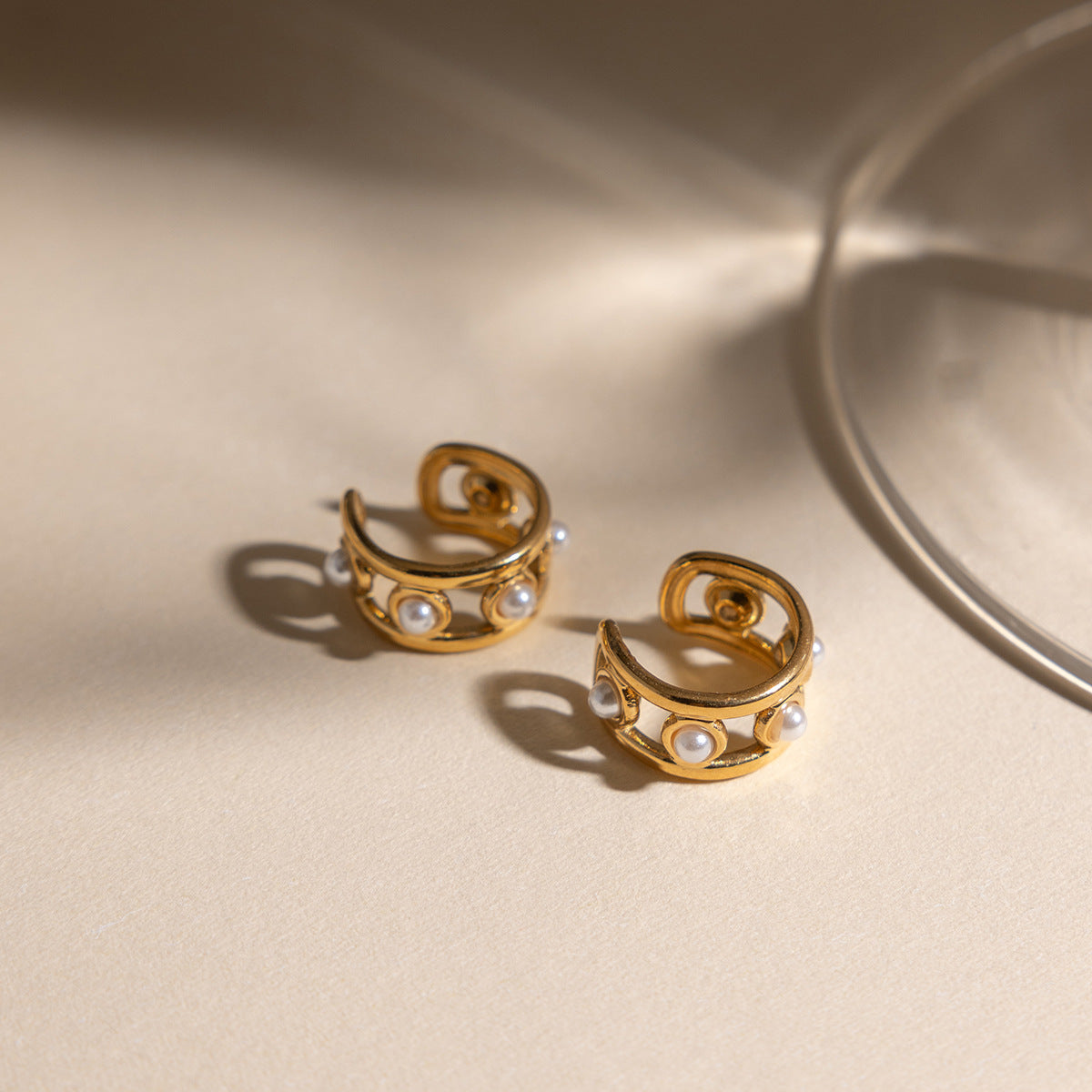 B廠 歐美款線條鏤空珍珠耳夾批發 折扣@洽客服 26.03.W2「JDE0212206」