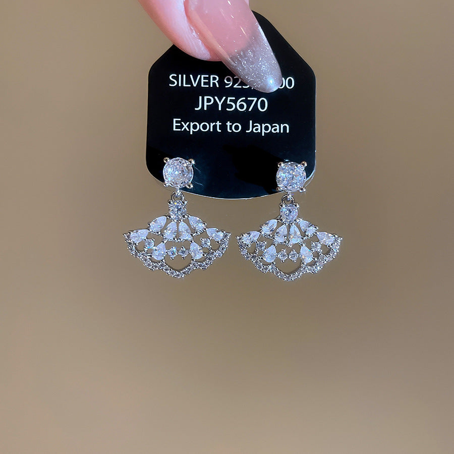 A2廠 韓國韓版鏤空鋯石扇形銀針耳環 批發 折扣@洽客服 25.11.W2「HE29087」
