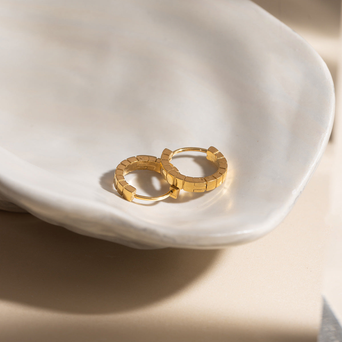 B廠 歐美款 義大利羅紋鈦鋼鍍18K金耳環 批發 折扣@洽客服  26.02.W3「JDE0312245」