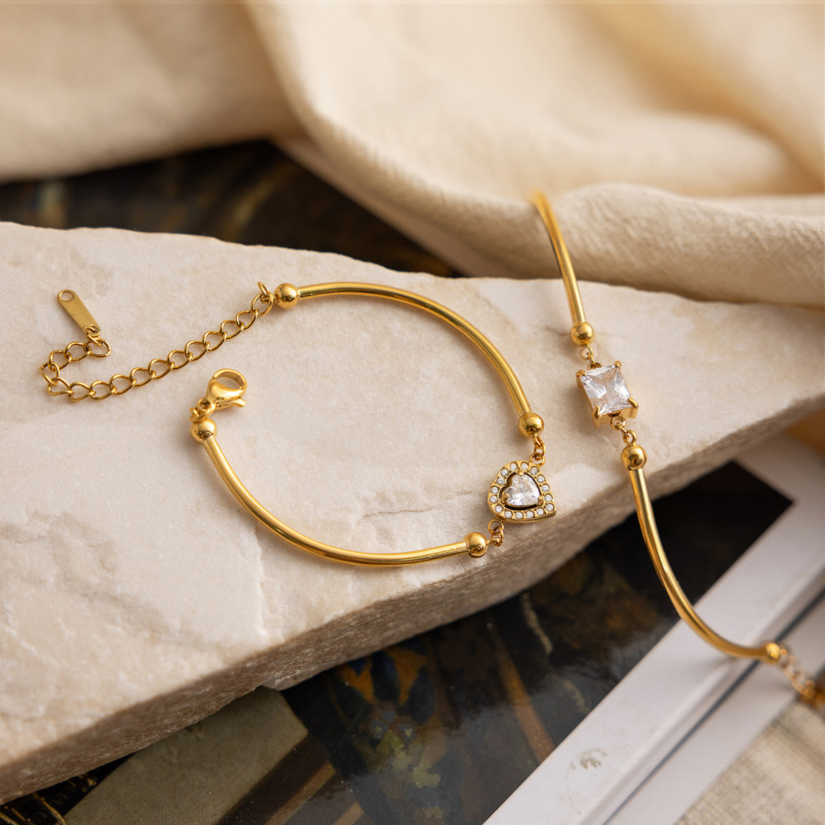 B廠 鈦鋼鍍18K金｜ 圓形愛心鋯石手鍊 批發 折扣@洽客服 26.01.W2「JDB0210008 JDB0210009」