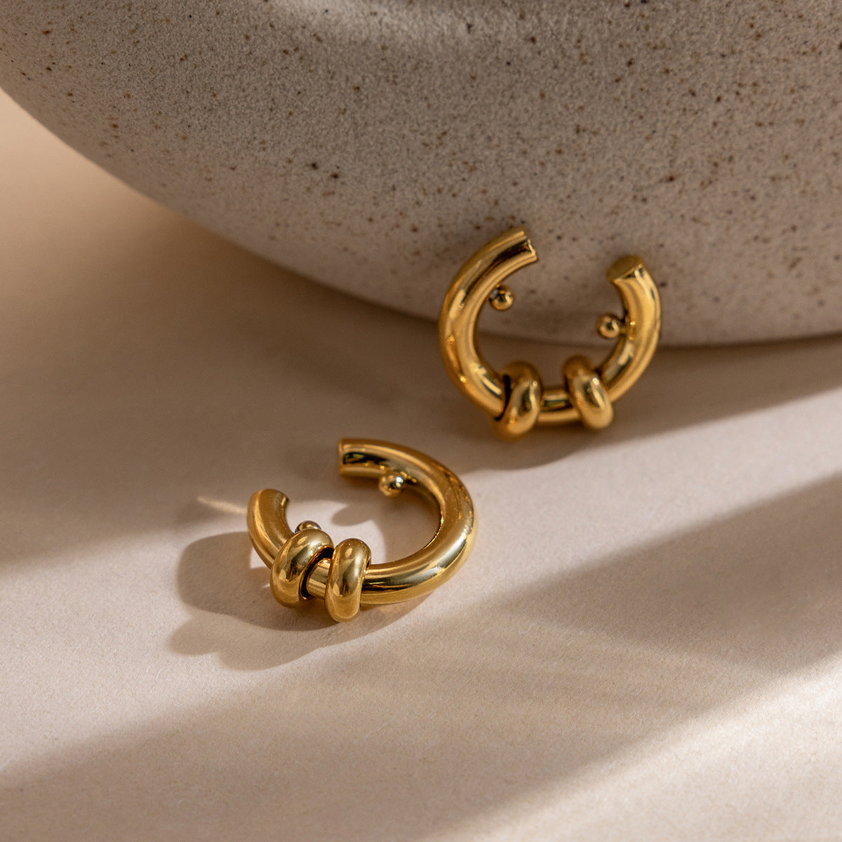 B廠 鈦鋼鍍18K金｜ 極簡高級C型耳夾 批發 折扣@洽客服 26.01.W2「JDE0311116」