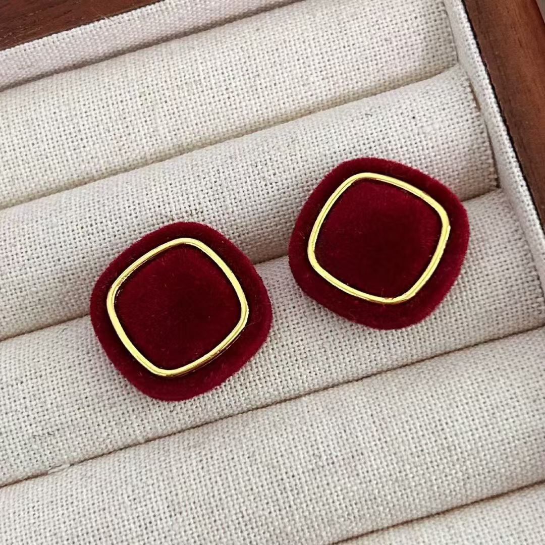 A2廠 韓國韓版秋冬款植絨幾何方形銀針耳環 批發 折扣@洽客服 25.10.W3「HE28752」