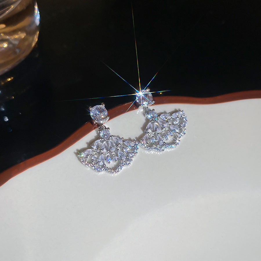 A2廠 韓國韓版鏤空鋯石扇形銀針耳環 批發 折扣@洽客服 25.11.W2「HE29087」