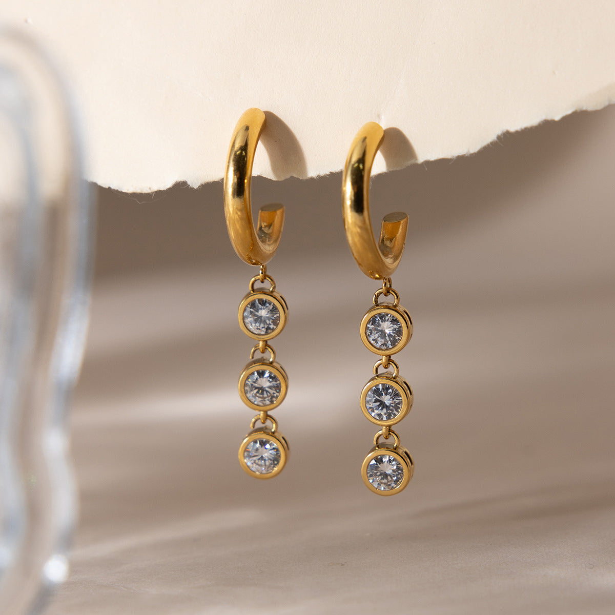 B廠 歐美款 白色鋯石流蘇鈦鋼鍍18K金耳環 批發 折扣@洽客服 26.03.W1「JDE0311184」