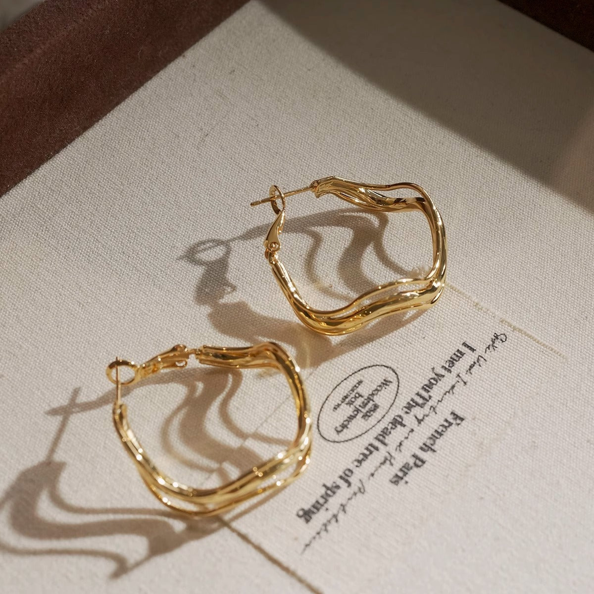 A2廠 韓國韓版不規則幾何扭曲圓形耳圈 批發 折扣@洽客服 25.10.W3「HE28799」