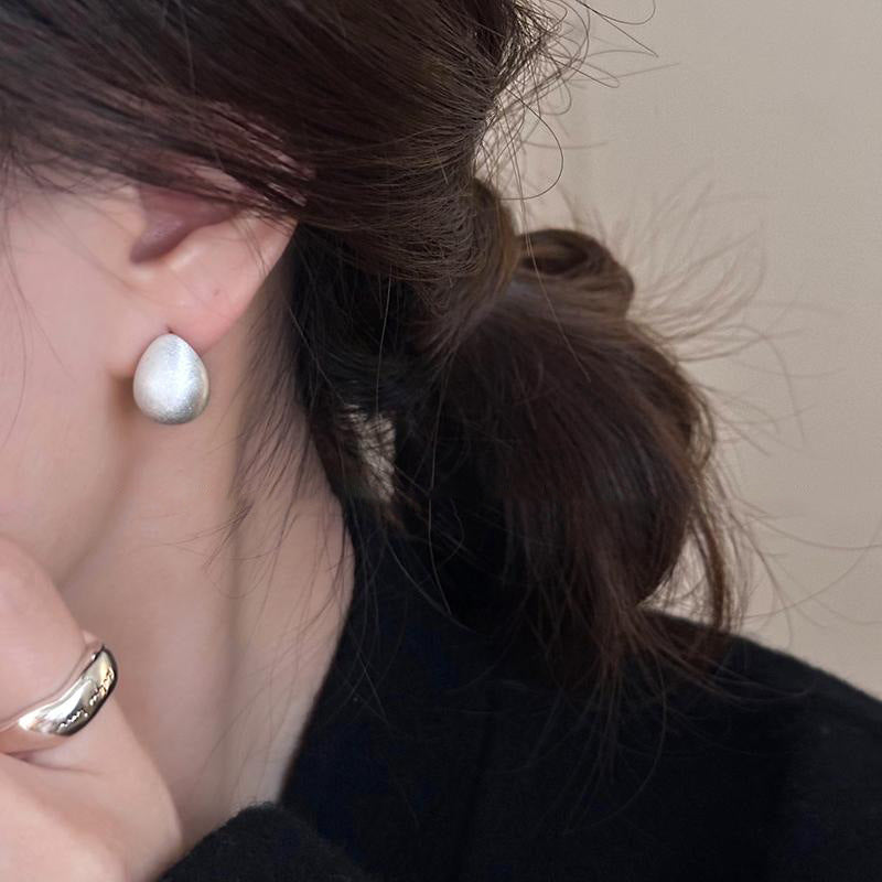 A2廠 韓國韓版金屬拉絲水滴形電鍍18k真金銀針耳環 批發 折扣@洽客服 25.10.W3 「WE4691」