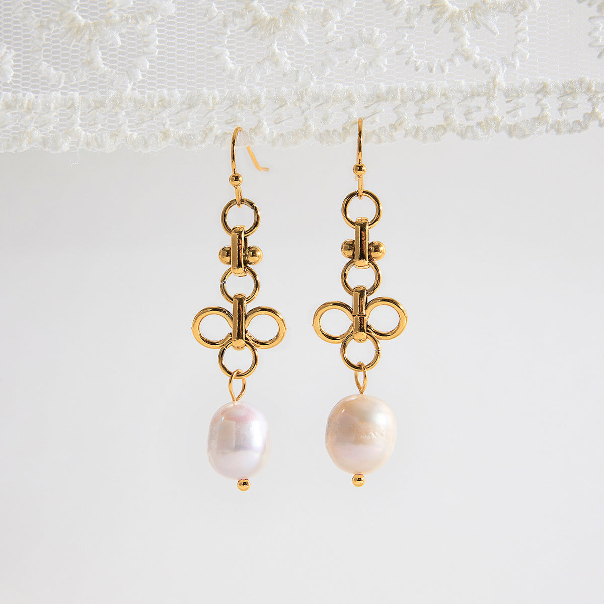 B廠 歐美款 JOSEPHINE 淡水珍珠 鈦鋼鍍18K金耳環 批發 折扣@洽客服 25.10.W5「JDE0307029」