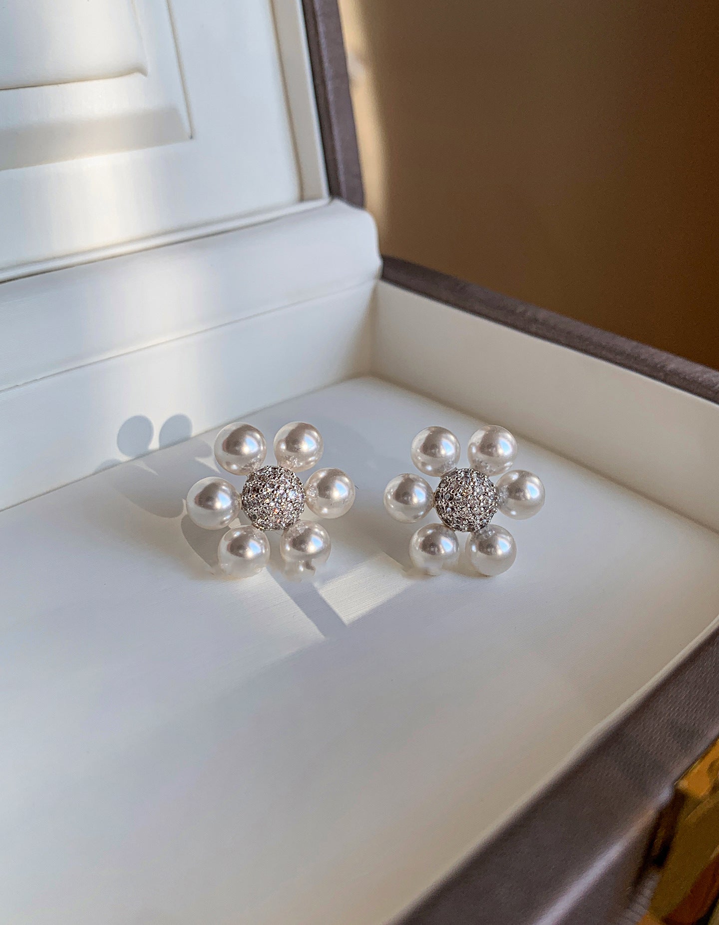 A2廠 韓國韓版鋯石花朵珍珠銀針耳環 批發 折扣@洽客服 25.11.W2「WE5076」